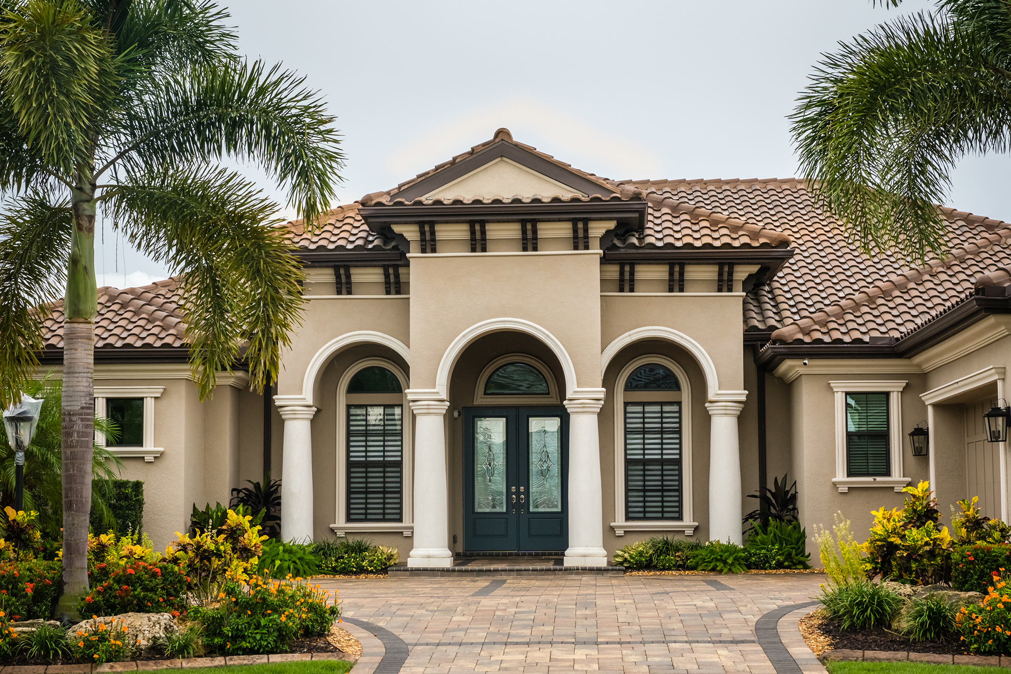 residential-stucco-beige_white